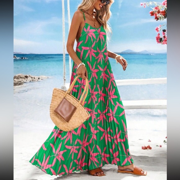 Floral Maxi Dress - Picture 6 of 13